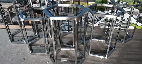 彩色不銹鋼管應用之不銹鋼展架