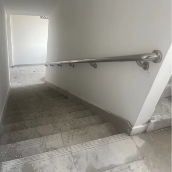 消防通道墻拖扶手——喜有沃304不銹鋼管應用