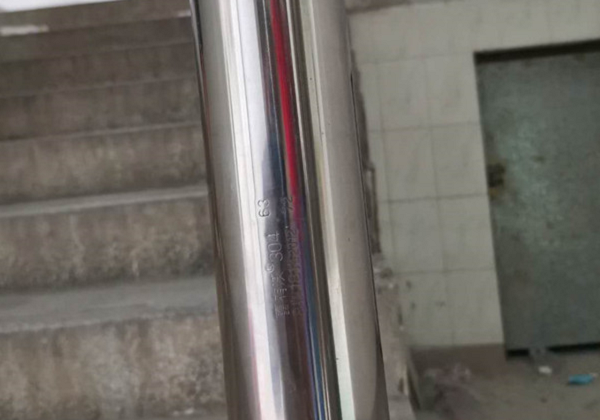 東莞實驗中學304不銹鋼管護欄細節圖 東莞實驗中學304不銹鋼管護欄細節圖