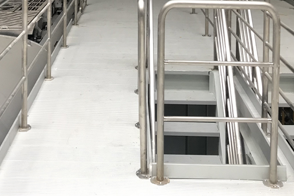 深圳地鐵304不銹鋼管護(hù)欄項(xiàng)目現(xiàn)場(chǎng)實(shí)拍 深圳地鐵304不銹鋼管護(hù)欄項(xiàng)目現(xiàn)場(chǎng)實(shí)拍