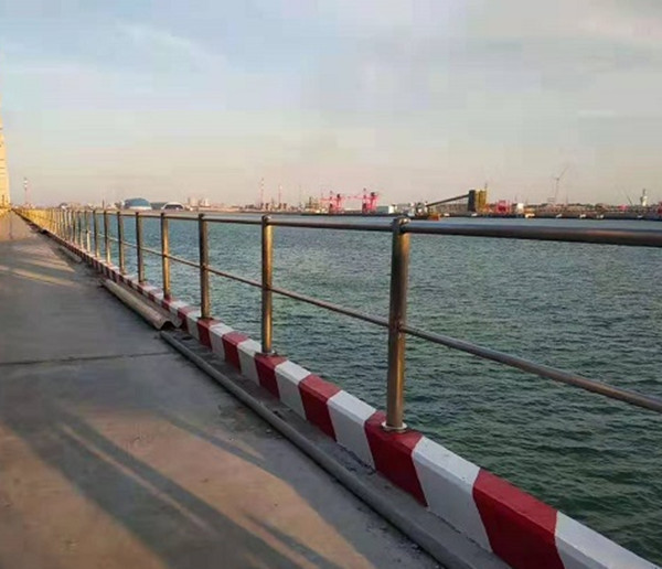 深水港碼頭護欄