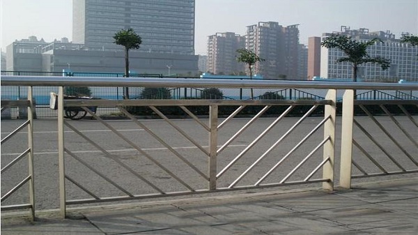 不銹鋼道路護欄